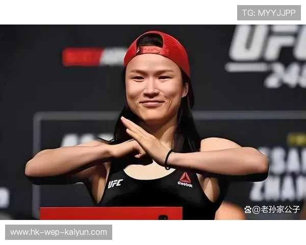 UFC冠军战，张伟丽强势击倒对手再创历史，ufc张伟丽冠军战视频